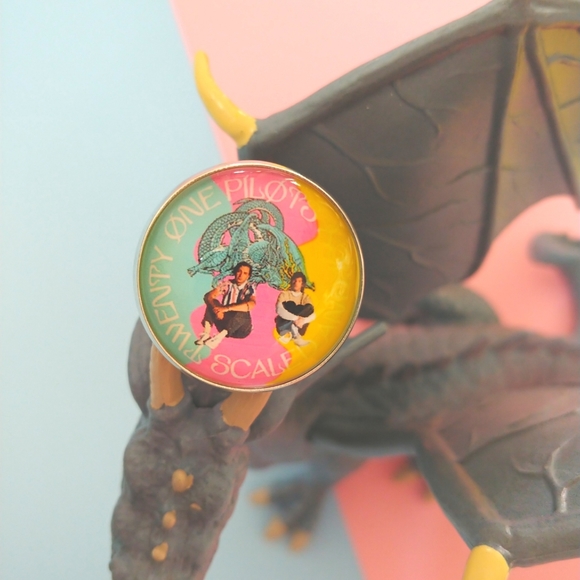 5 Twenty One Pilots Scaled Icy Glass Dome Button Badge + Level of Concern Pin - Picture 9 of 12